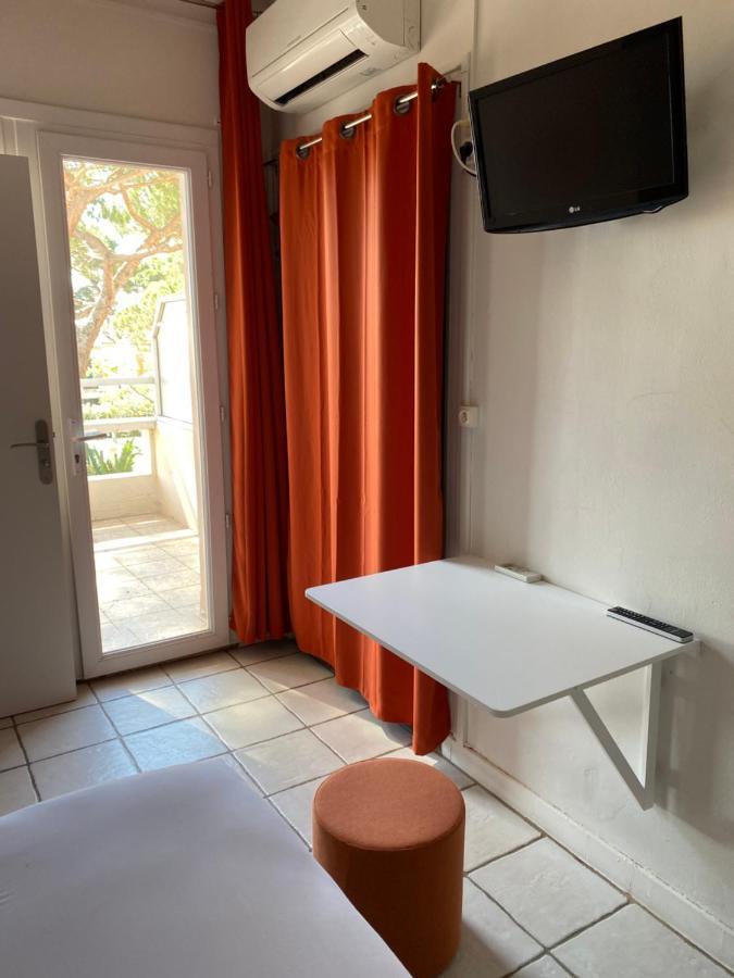 Logis Hotel Restaurant Le Kalliste Hyères Eksteriør bilde