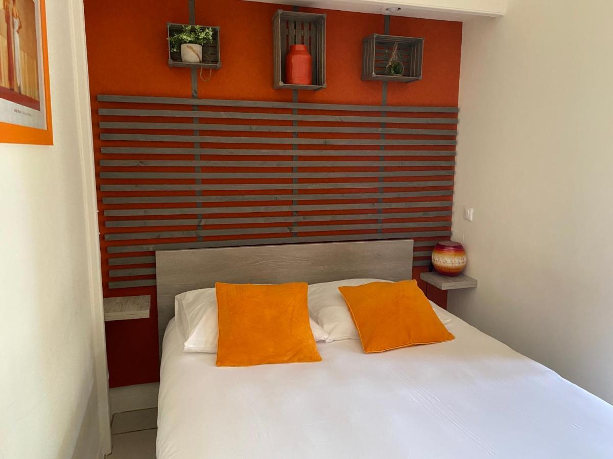 Logis Hotel Restaurant Le Kalliste Hyères Eksteriør bilde