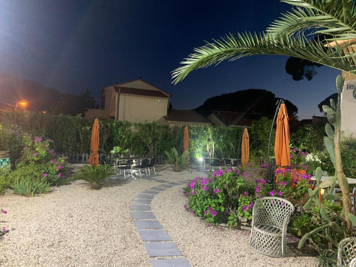 Logis Hotel Restaurant Le Kalliste Hyères Eksteriør bilde