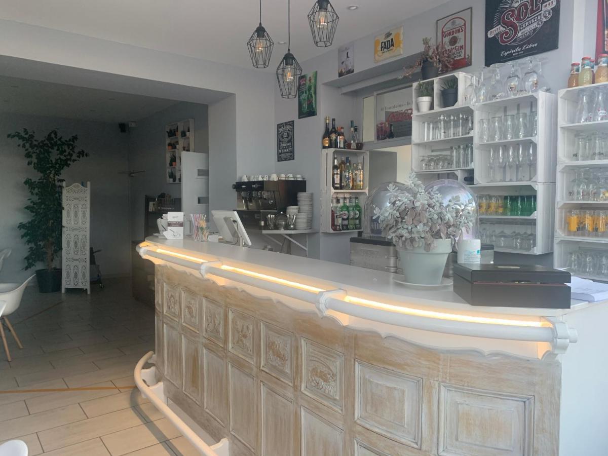 Logis Hotel Restaurant Le Kalliste Hyères Eksteriør bilde