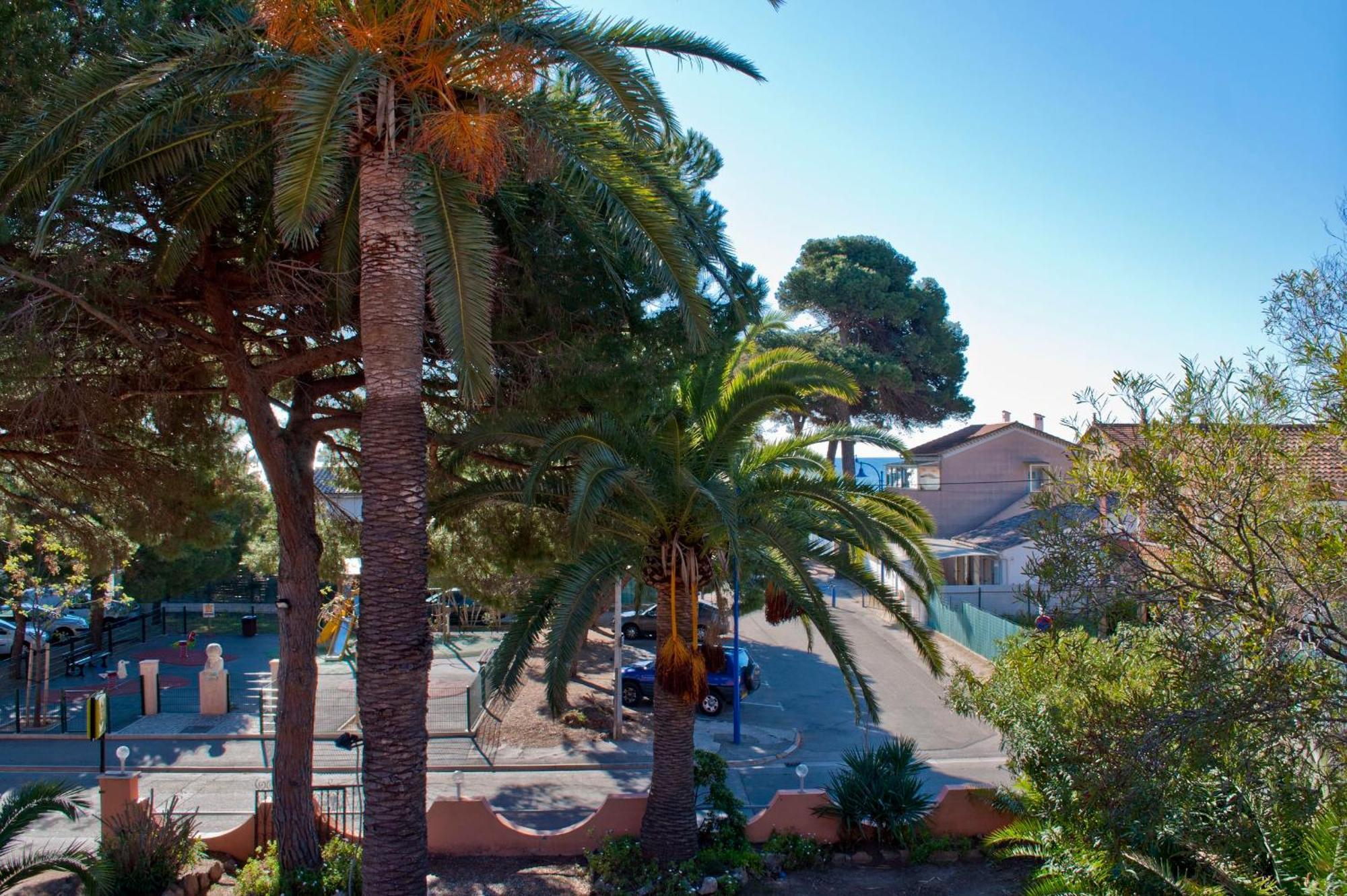 Logis Hotel Restaurant Le Kalliste Hyères Eksteriør bilde