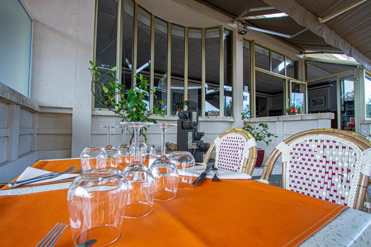 Logis Hotel Restaurant Le Kalliste Hyères Eksteriør bilde